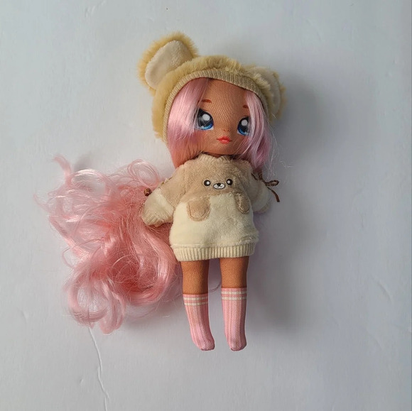 Na Na Na Surprise Sarah Snuggles doll series 1 size 9 in. - Picture 1 of 8